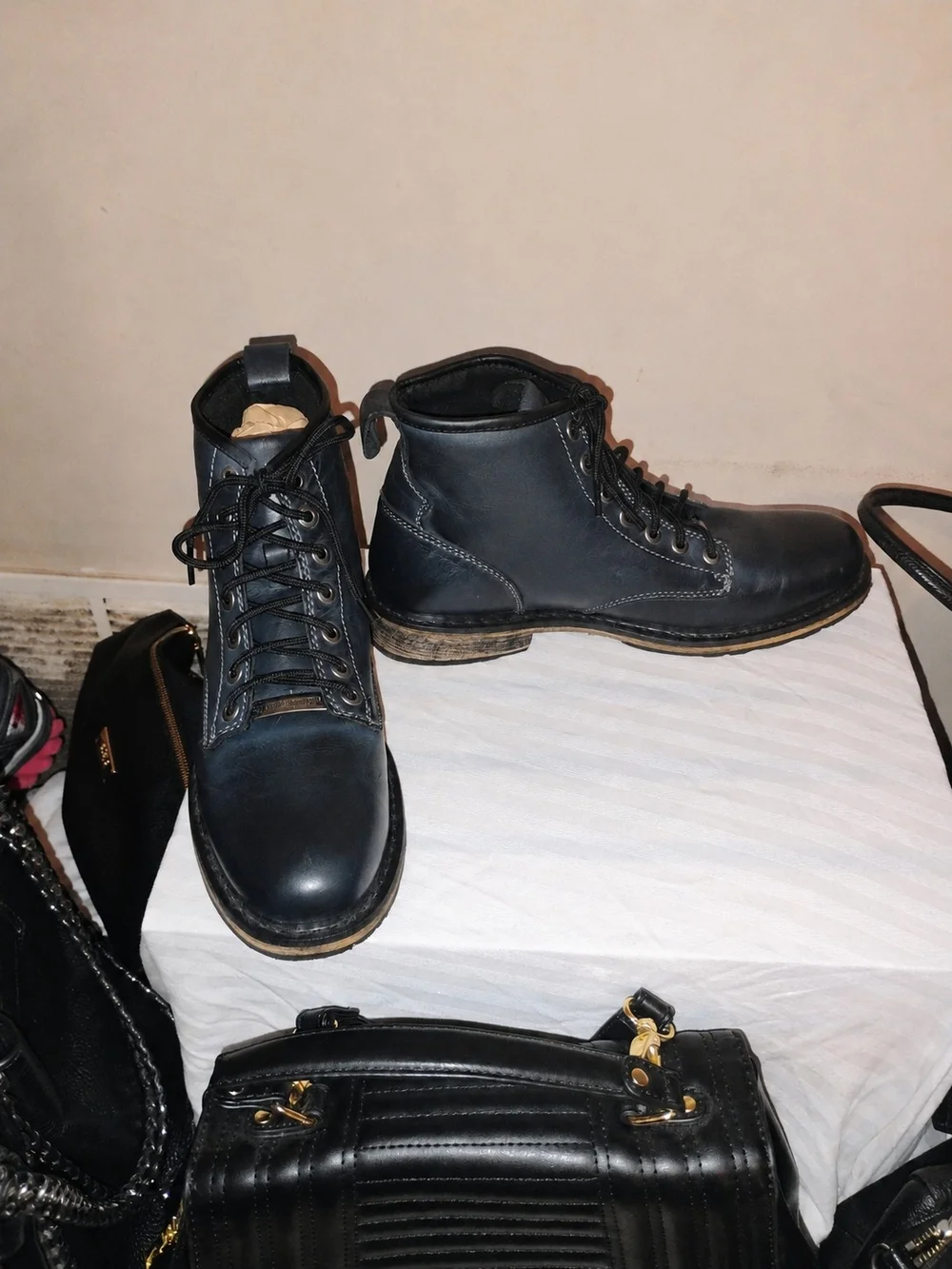 Harley-Davidson Black Leather Lace-Up Ankle Boots with Brown-Trim Sole